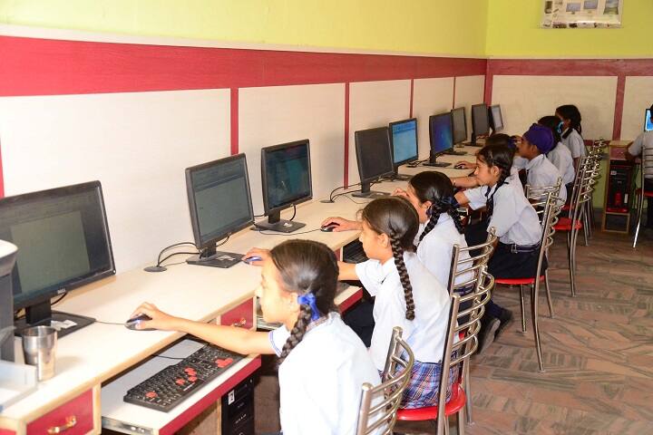 Bhai Mohri Ji Memorial Public Senior Secondary School-IT-Lab