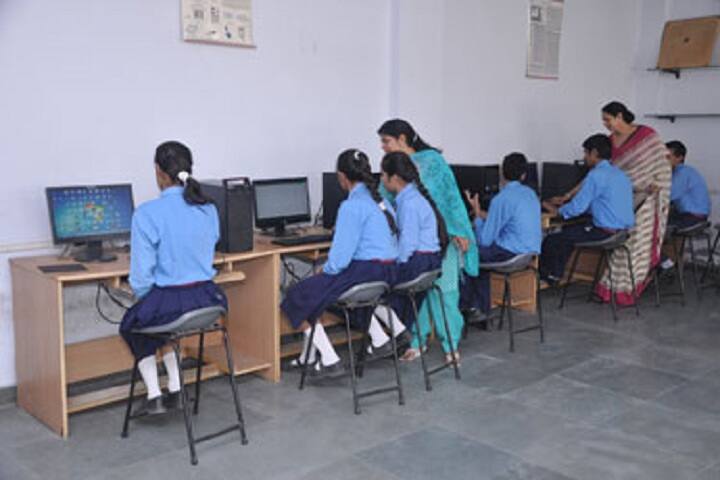 Bhartiya Vidya Mandir-IT-Lab with teacher