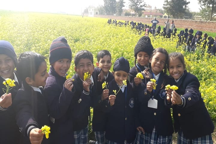 Blossoms Senior Secondary School-Visit To The Farm
