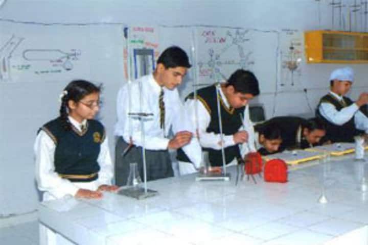 Buds Senior School-Lab