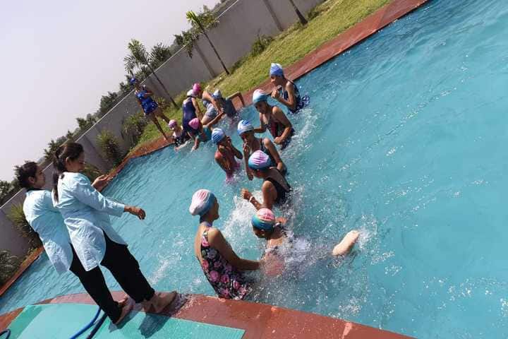 Cambridge International School-Swimming Pool