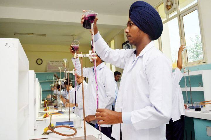 Cambridge International School-Chemistry Lab