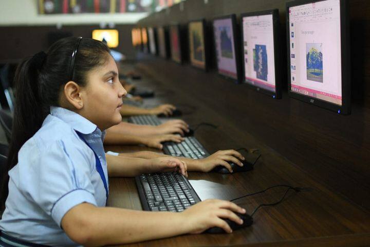 Cambridge International School-Computer Lab