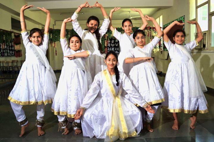 Cambridge International School-Dance Room
