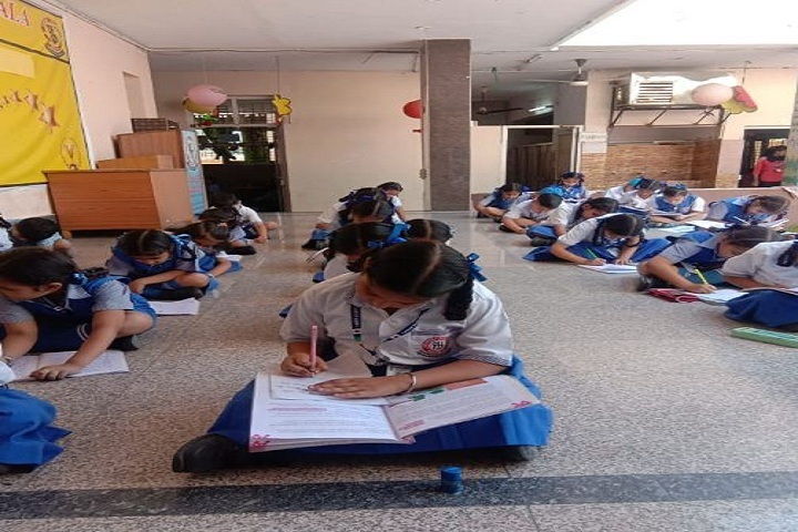  Career Academy School-English Calligraphy Competition