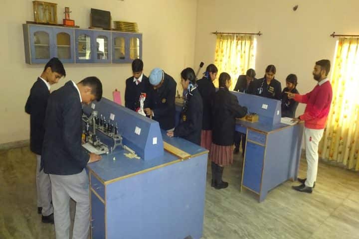 Chanakaya International School-Physics Lab