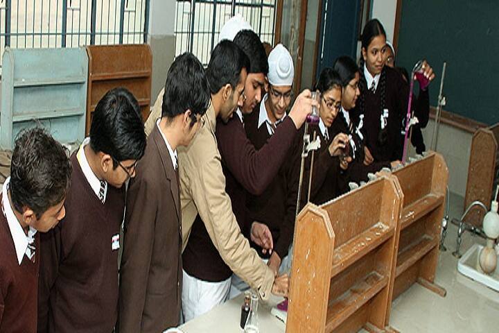 D A V Public School-Laboratory
