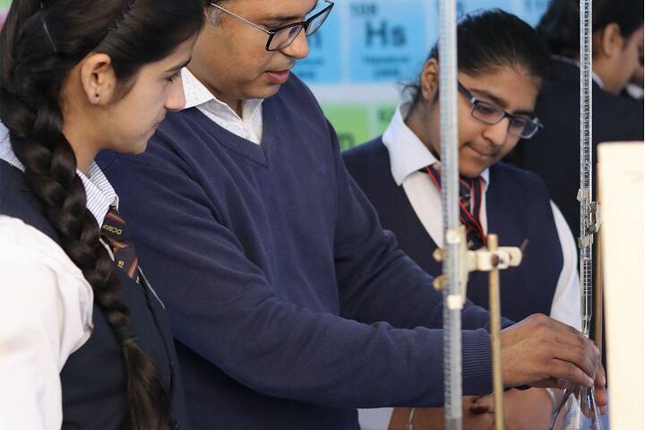 D C Model Senior Secondary School-Laboratory