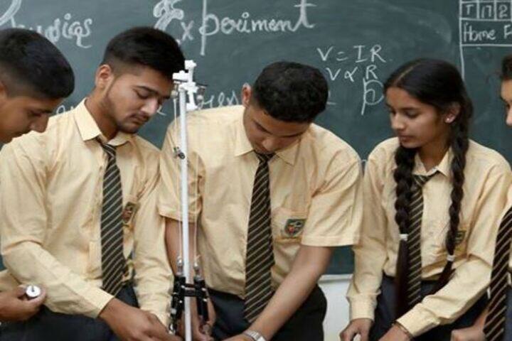 Darrick International School-Physics Lab