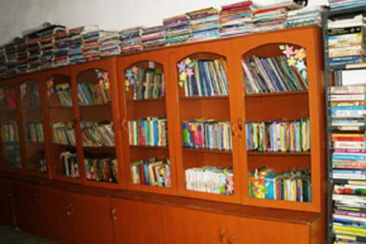 Dashmesh Parivar International School-Library