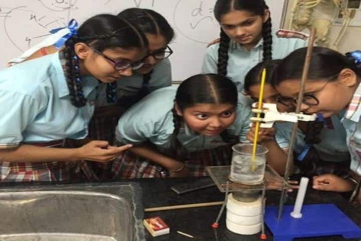 Dass And Brown World School-Chemistry Lab