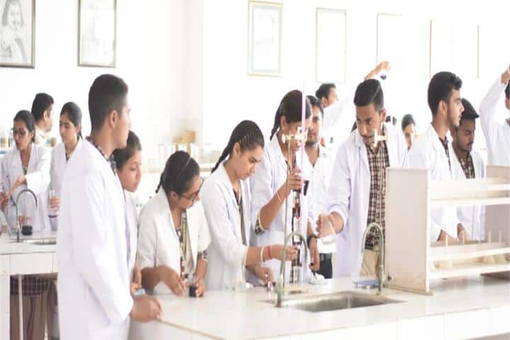 Delhi International School-Chemistry Lab