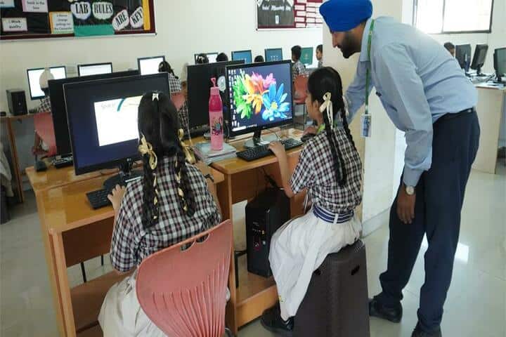 Delhi International School-Computer Lab