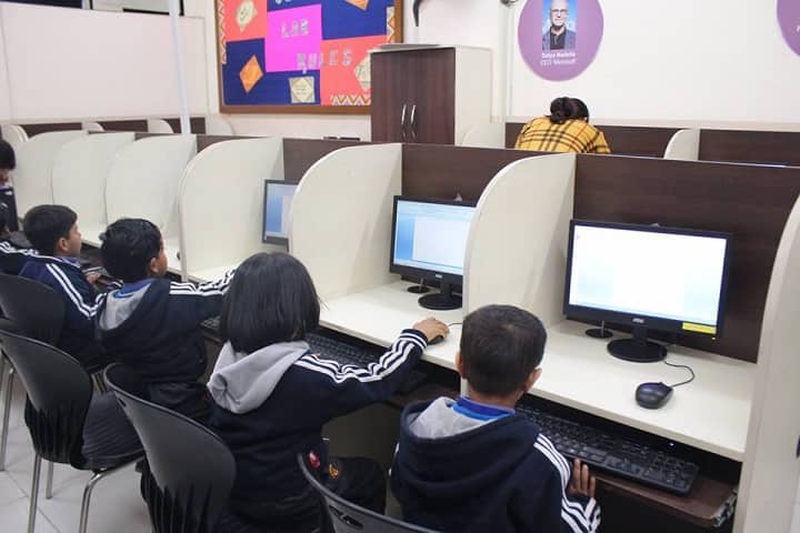 Dikshant International School-Computer lab