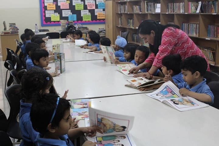 Dikshant International School-Library