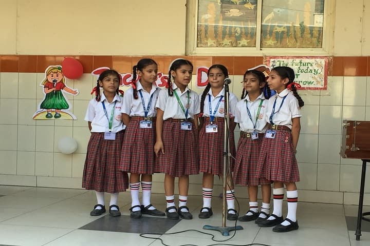 DIPS School-Singing