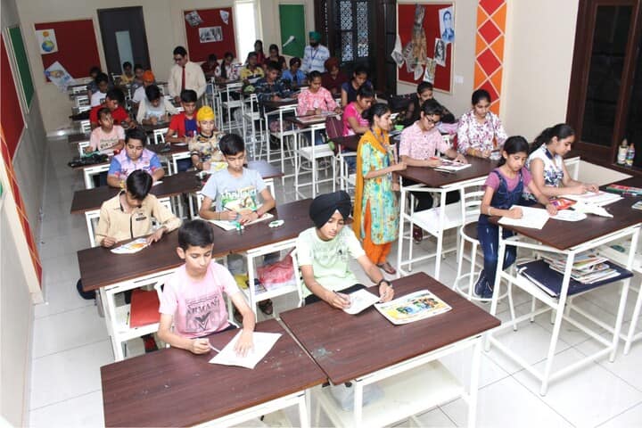 Dr Saif-Ud-Din Kitchlu Memorial Public School-Art room