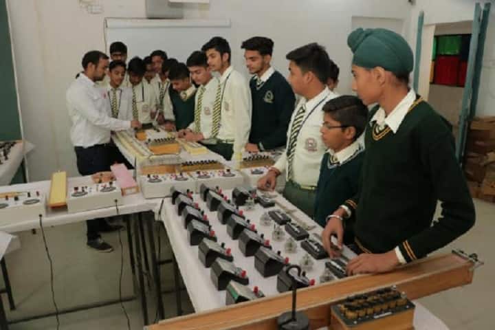Dr Dev Raj Dayanand Anglo Vernacular Senior Secondary Public School-Physics Lab