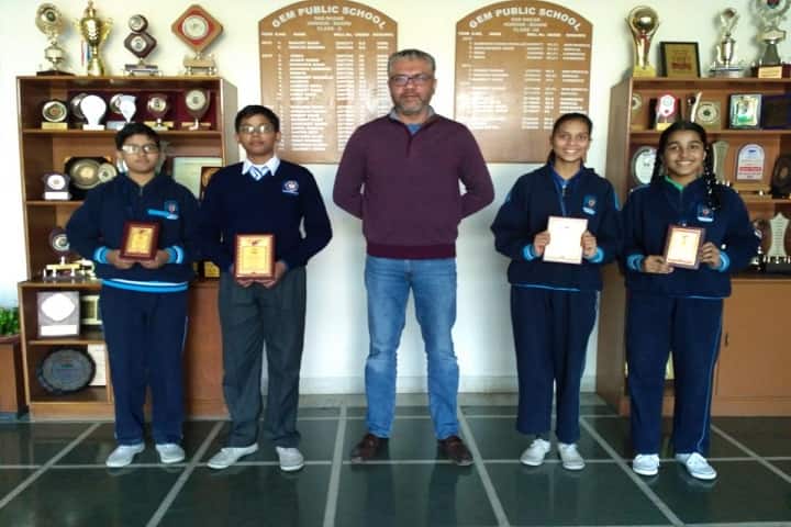 Gem Public School-Award Receiving