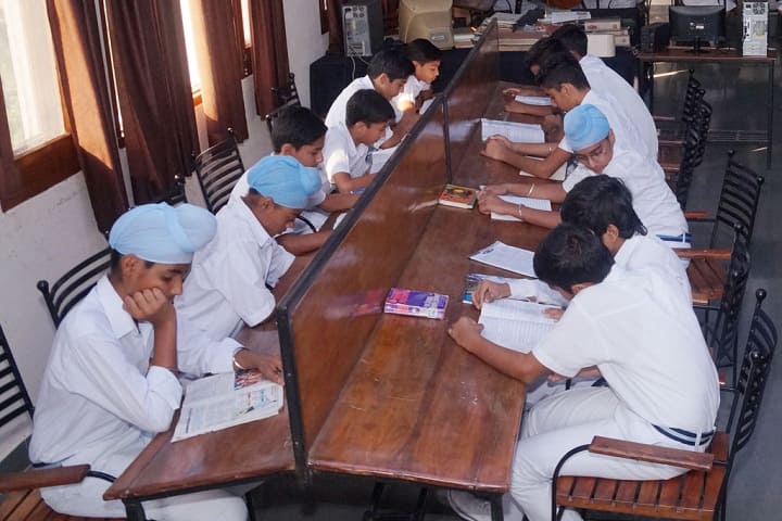 Gen Gurnam Singh Public School-Library
