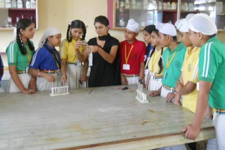 Ghoman International Public School-Laboratory