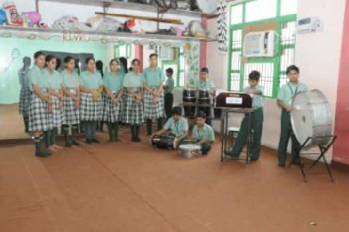 Green Land Day Boarding Public School-Music
