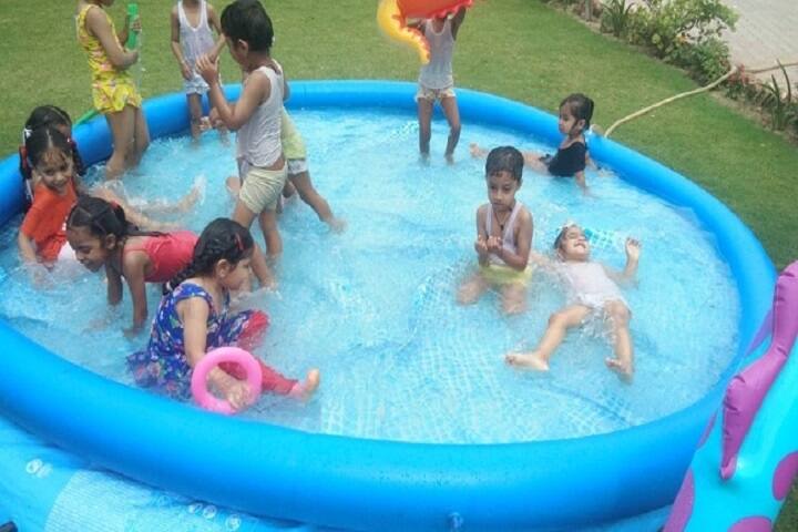 Guru Gobind Singh Public School-Swimming
