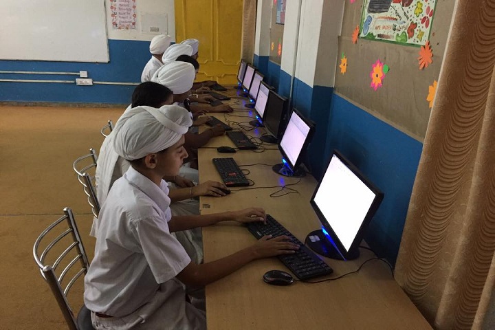 Guru Gobind Singh Vidya Mandir Senior Secondary School-Computer Lab