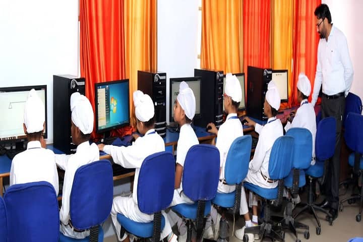 Guru Harkrishan Public School-Computer Lab