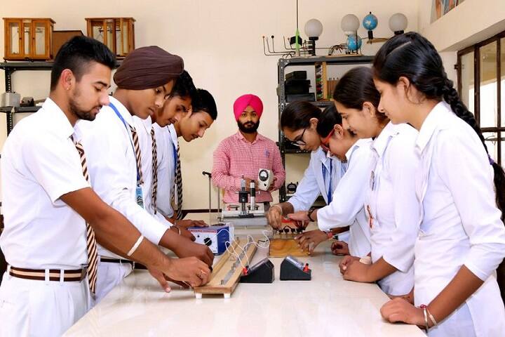 Guru Harkrishan Public School-Physics Lab