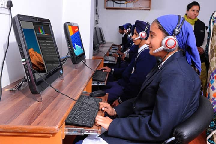 Guru Nanak Dev Academy-Language Lab