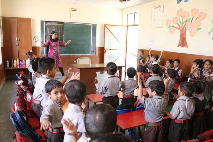 Guru Nanak Mission Public Senior Secondary School-Classroom