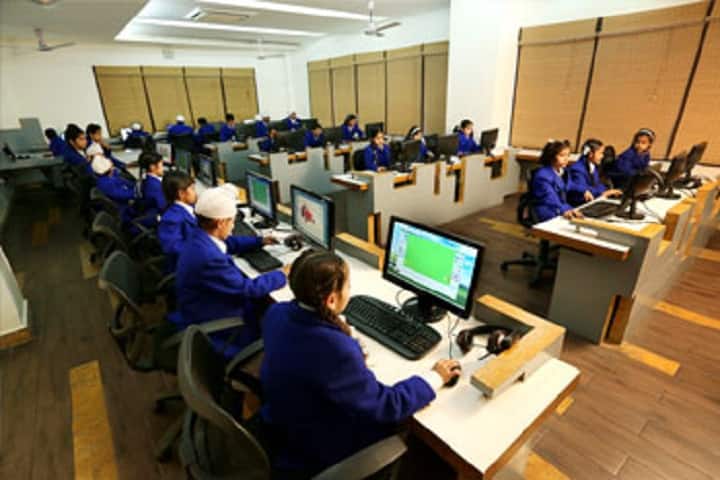 Gurukul World School-Computer Lab