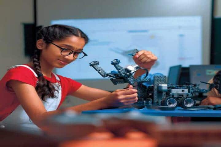 Ambitus World School-Robotics lab