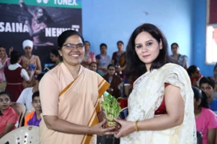 Infant Jesus Convent School-Award Receiving