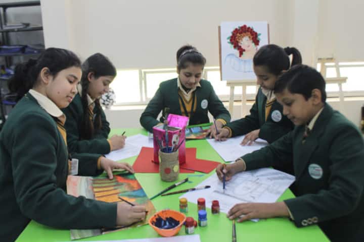 Ivy World School-Art and Craft