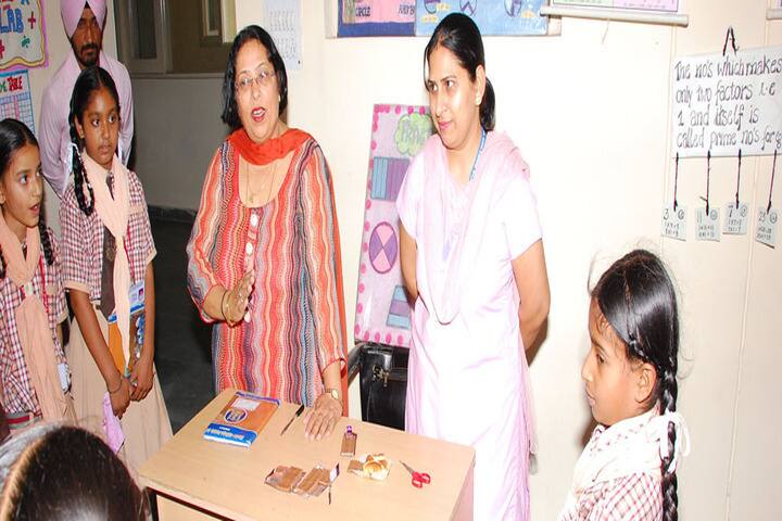Khalsa College Public School-Maths Lab
