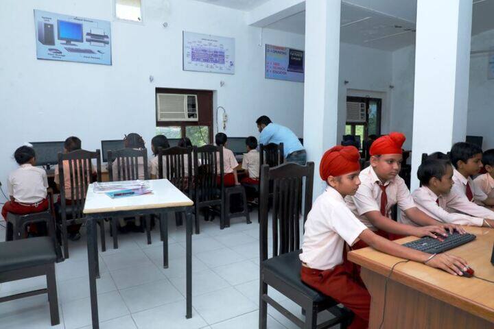 Kulwant Joshi Memo Regional Convent School-Computer Lab