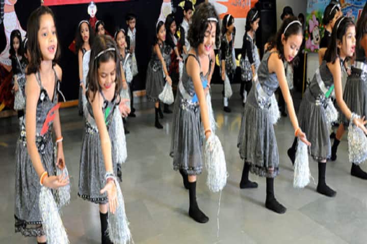 L R S DAV Senior Secondary Model School-Dance