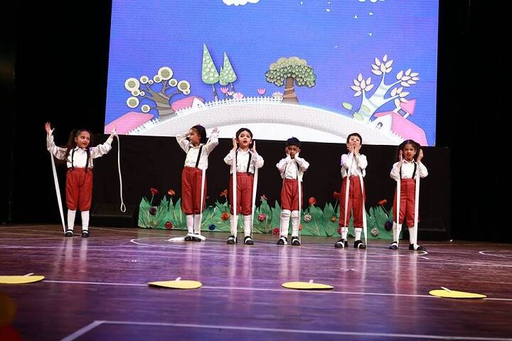 Learning Paths School-Skit