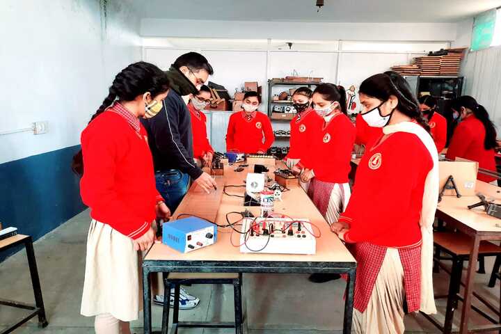 Lord Mahavir Jain Public Senior Secondary School-Lab