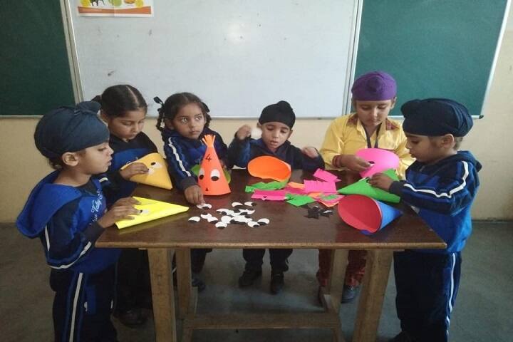 Lotus Valley Senior School-Art Room