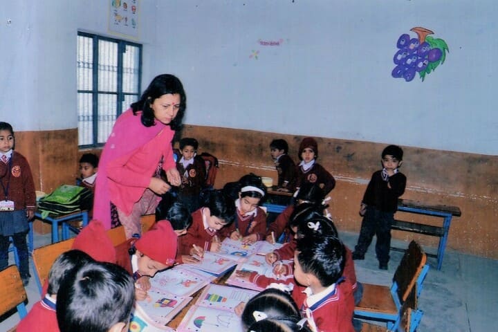 Maharana Partap Senior Secondary Adarsh Vidyalaya-Activity Room