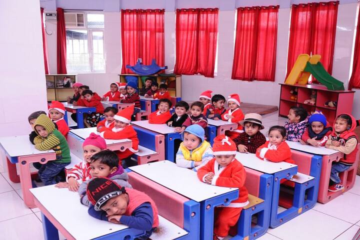 Manu Vatika Day Boarding School-Kids Class