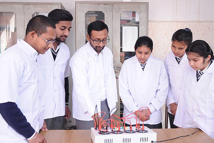 Manu Vatika Day Boarding School-Physics Lab