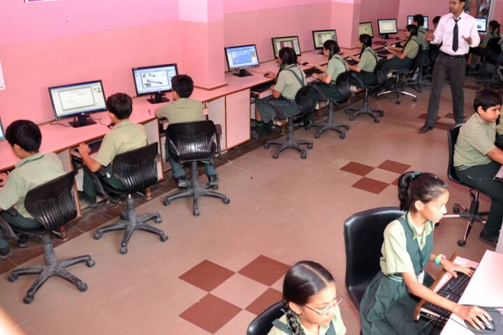 Mata Gujri Public School-Computer lab