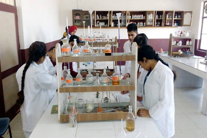 Mata Gujri Senior Secondary School-Chemistry Laboratory