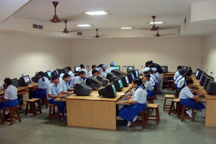 Montgomery Guru Nanak Public School-IT Lab