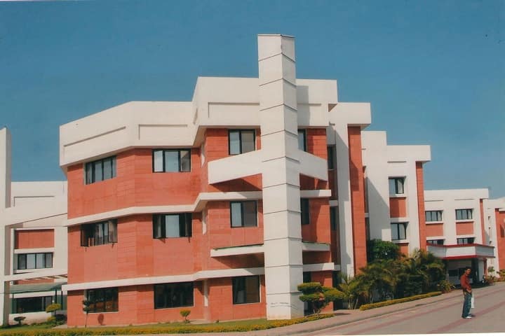 Montgomery Guru Nanak Public School-School Building