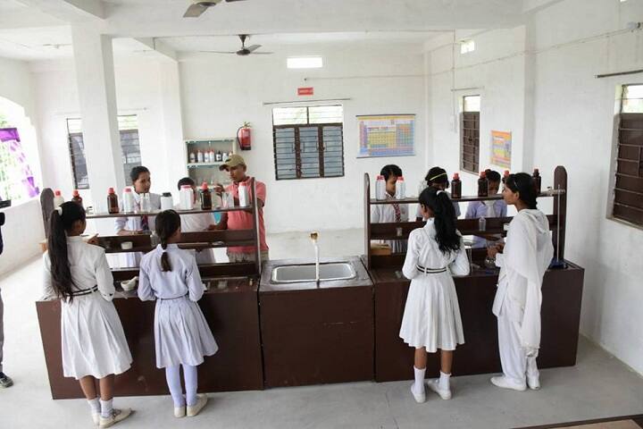 Jawahar International School-Chemistry Lab
